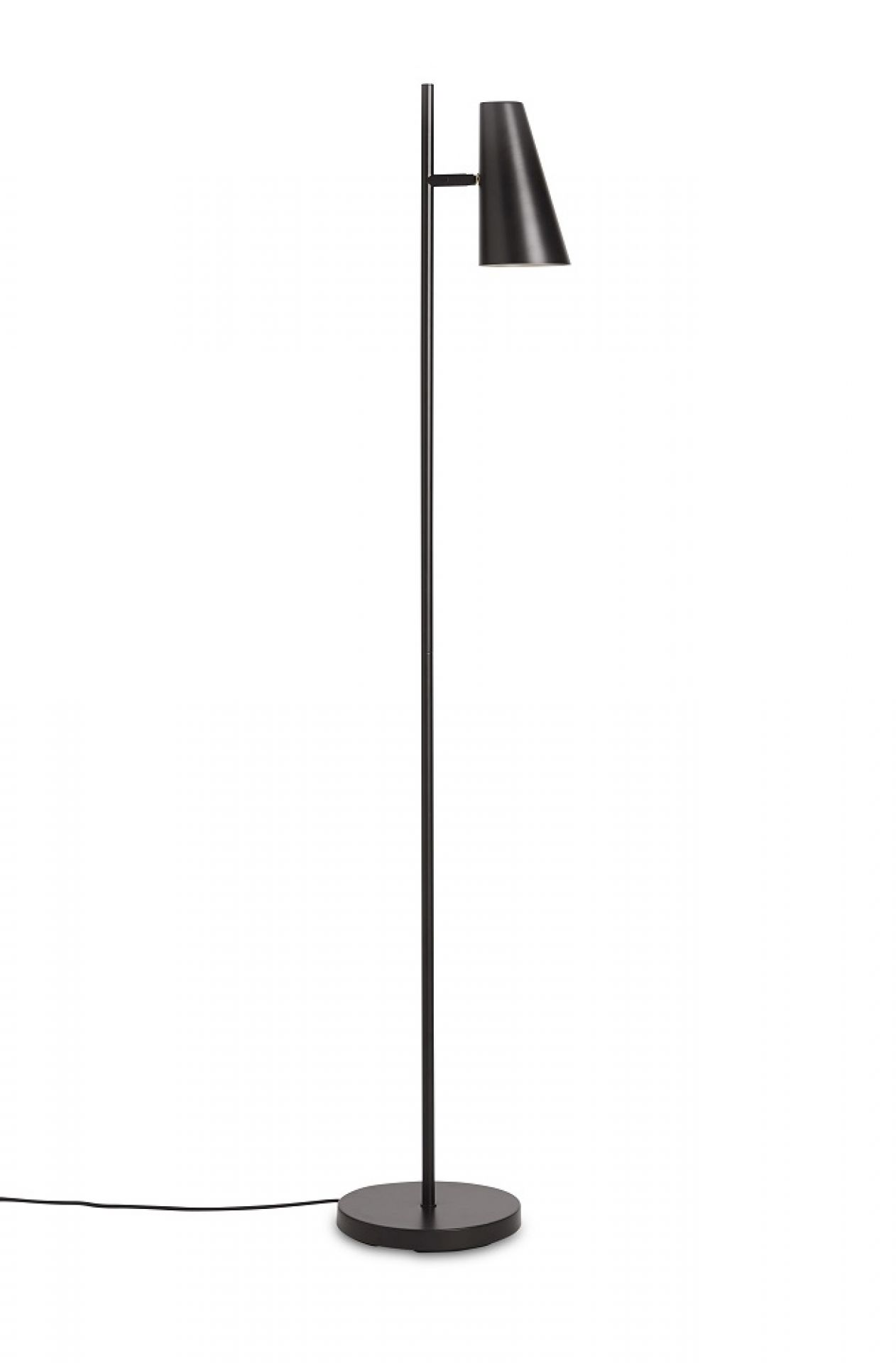 Schwarze Cono Stehleuchte von Woud: Moderne Bodenleuchte mit konischem Lampenschirm für Wohnzimmer.